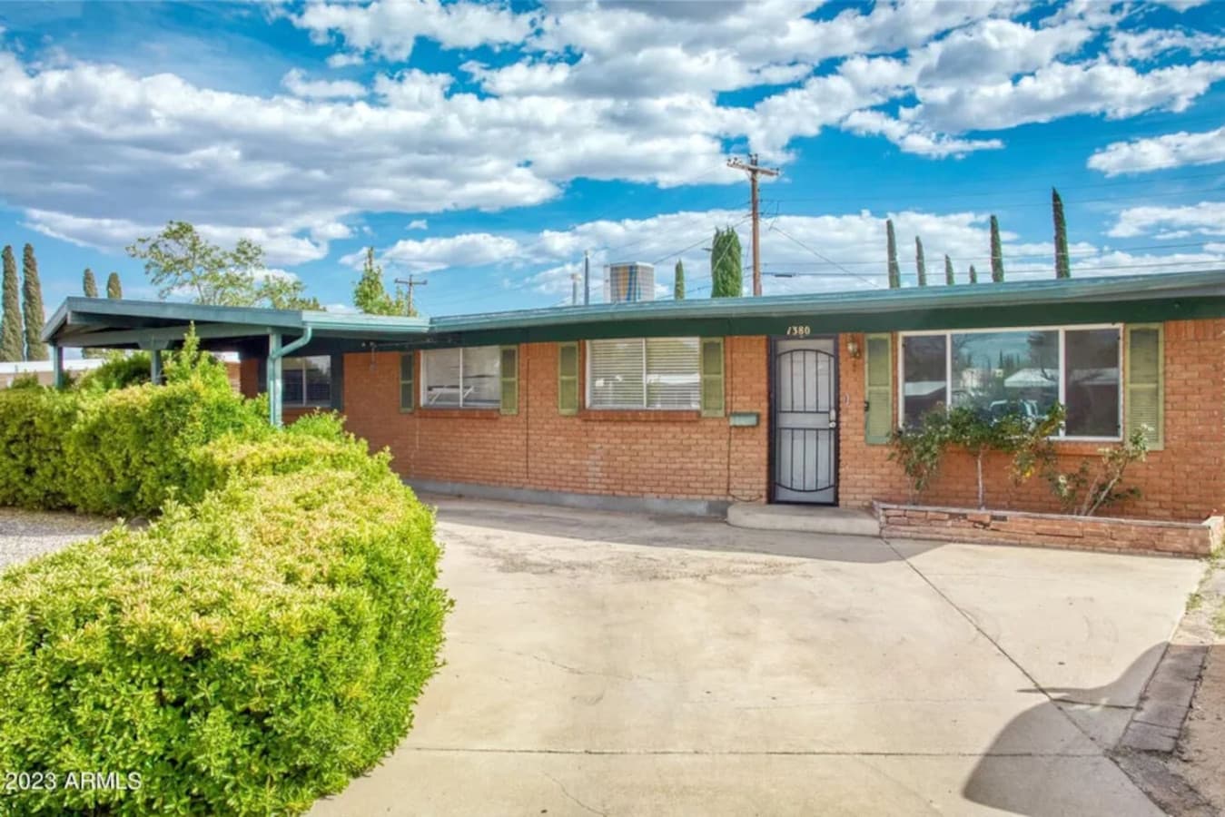 Fort Huachuca. Home with private Gym. Pet with fee