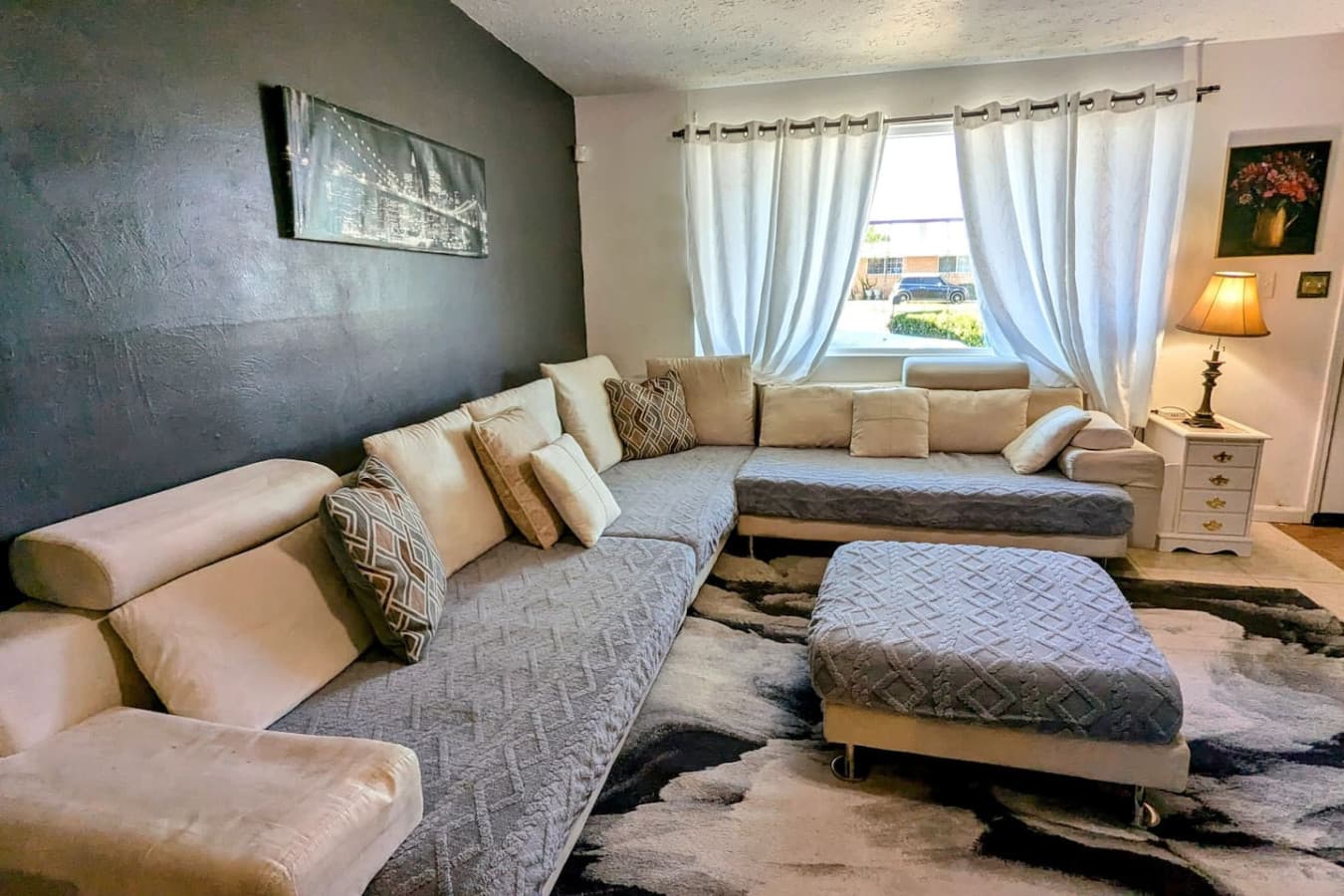 Fort Huachuca. Home with private Gym. Pet with fee