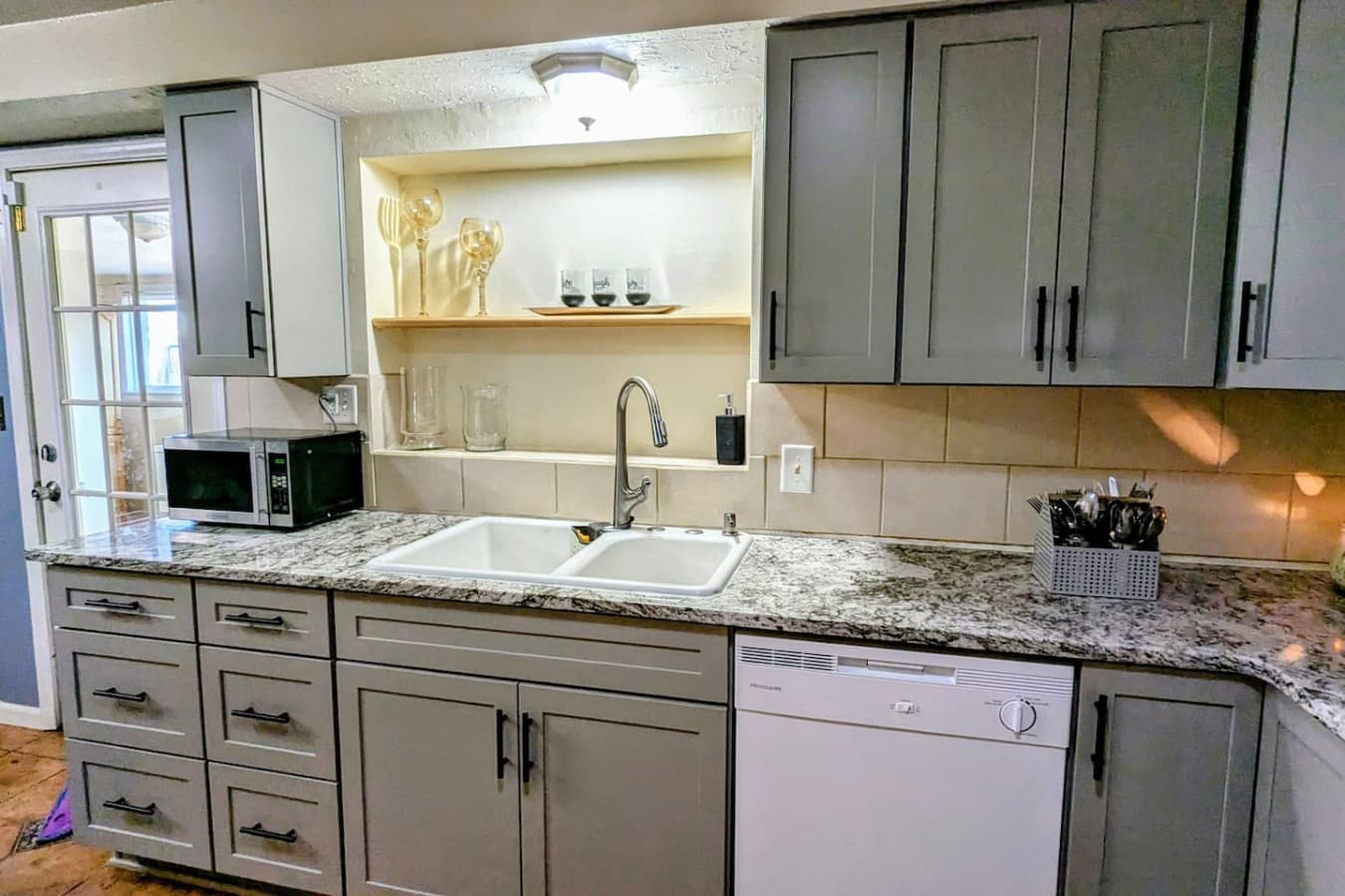Fort Huachuca. Home with private Gym. Pet with fee